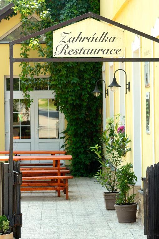 Hotel Leopold Racin Ngoại thất bức ảnh